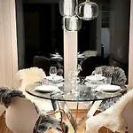 Penthouse Wolkenplatz 55 Qm -- Grosse Dachterrasse, Kostenfrei Garage Und Wlan, Ebk, Smart Tv, Haltestelle Stadtbahn 100 Meter -- Perfekt Fuer Geschaeftsreisende Und Familien * Hannover