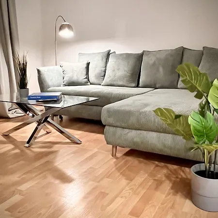 Penthouse Wolkenplatz 55 Qm -- Grosse Dachterrasse, Kostenfrei Garage Und Wlan, Ebk, Smart Tv, Haltestelle Stadtbahn 100 Meter -- Perfekt Fuer Geschaeftsreisende Und Familien Apartamento *