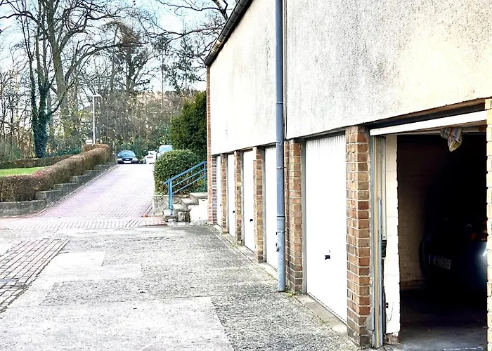 شقة Penthouse Wolkenplatz 55 Qm -- Grosse Dachterrasse, Kostenfrei Garage Und Wlan, Ebk, Smart Tv, Haltestelle Stadtbahn 100 Meter -- Perfekt Fuer Geschaeftsreisende Und Familien *