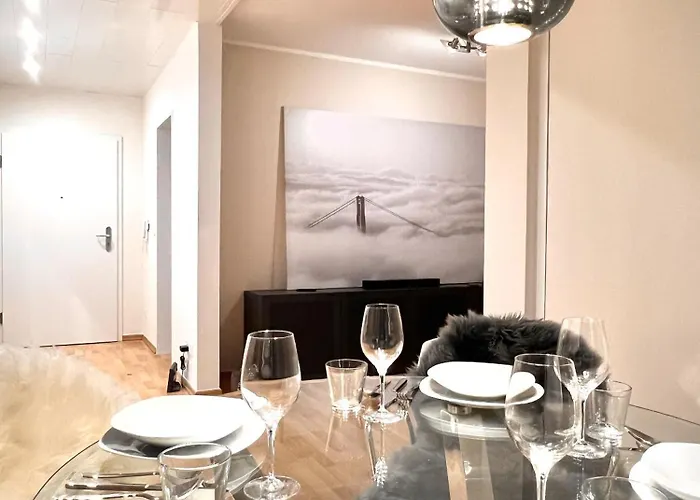 شقة Penthouse Wolkenplatz 55 Qm -- Grosse Dachterrasse, Kostenfrei Garage Und Wlan, Ebk, Smart Tv, Haltestelle Stadtbahn 100 Meter -- Perfekt Fuer Geschaeftsreisende Und Familien هانوفر