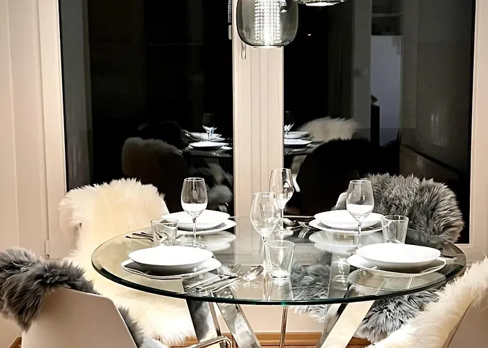 Penthouse Wolkenplatz 55 Qm -- Grosse Dachterrasse, Kostenfrei Garage Und Wlan, Ebk, Smart Tv, Haltestelle Stadtbahn 100 Meter -- Perfekt Fuer Geschaeftsreisende Und Familien * هانوفر