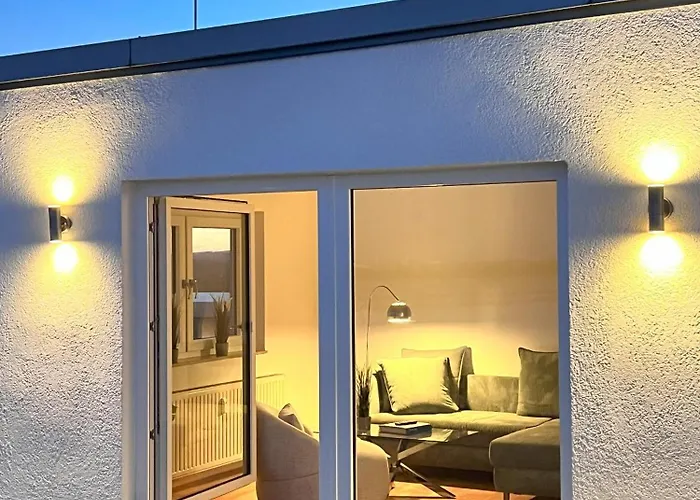 شقة Penthouse Wolkenplatz 55 Qm -- Grosse Dachterrasse, Kostenfrei Garage Und Wlan, Ebk, Smart Tv, Haltestelle Stadtbahn 100 Meter -- Perfekt Fuer Geschaeftsreisende Und Familien *