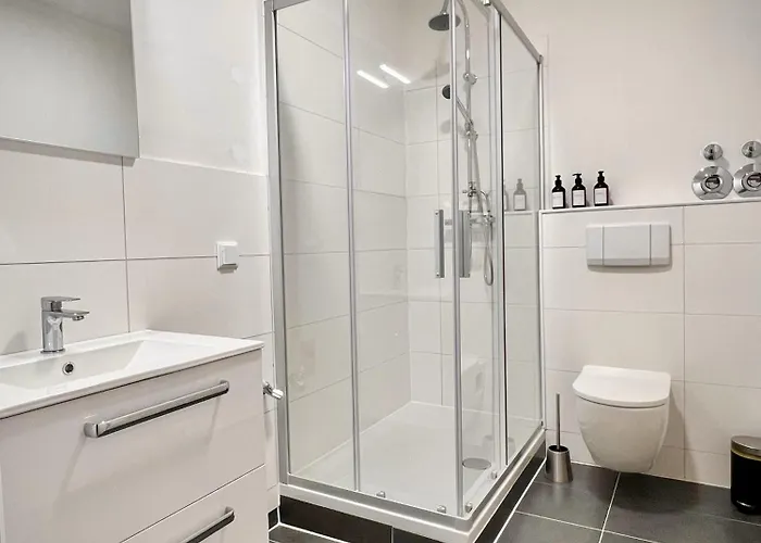 Penthouse Wolkenplatz 55 Qm -- Grosse Dachterrasse, Kostenfrei Garage Und Wlan, Ebk, Smart Tv, Haltestelle Stadtbahn 100 Meter -- Perfekt Fuer Geschaeftsreisende Und Familien *
