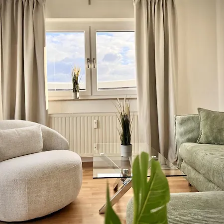 Apartment Penthouse Wolkenplatz 55 Qm -- Grosse Dachterrasse, Kostenfrei Garage Und Wlan, Ebk, Smart Tv, Haltestelle Stadtbahn 100 Meter -- Perfekt Fuer Geschaeftsreisende Und Familien