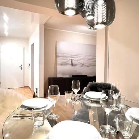 Apartment Penthouse Wolkenplatz 55 Qm -- Grosse Dachterrasse, Kostenfrei Garage Und Wlan, Ebk, Smart Tv, Haltestelle Stadtbahn 100 Meter -- Perfekt Fuer Geschaeftsreisende Und Familien Hannover