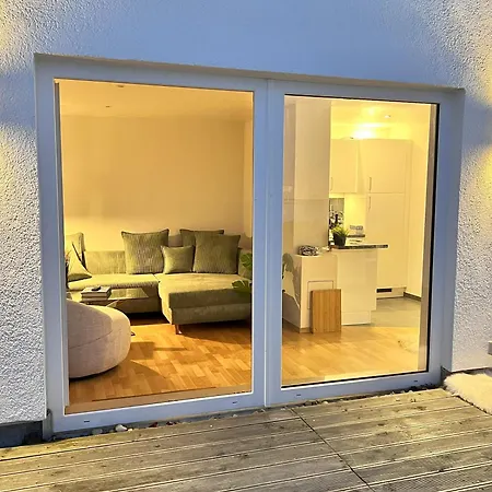 Penthouse Wolkenplatz 55 Qm -- Grosse Dachterrasse, Kostenfrei Garage Und Wlan, Ebk, Smart Tv, Haltestelle Stadtbahn 100 Meter -- Perfekt Fuer Geschaeftsreisende Und Familien *